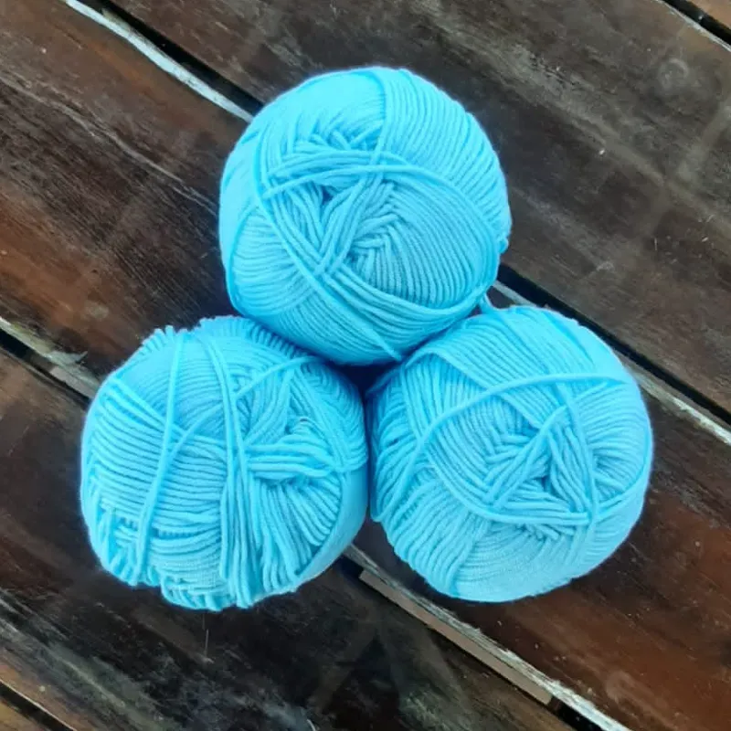 Azul cielo disponible para prendas, accesorios, amigurumis etc 