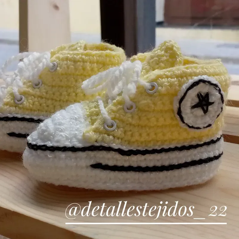 Zapatos tejidos a crochet 