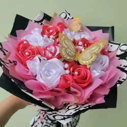 Ramo de Rosas🩷🤍