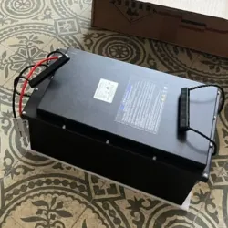 Baterías de litio ferroso marca unizuki 72v 50ah