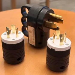 Combo de 1 Espigas de 30A  (110/220) y 50A  110/220) Amperes