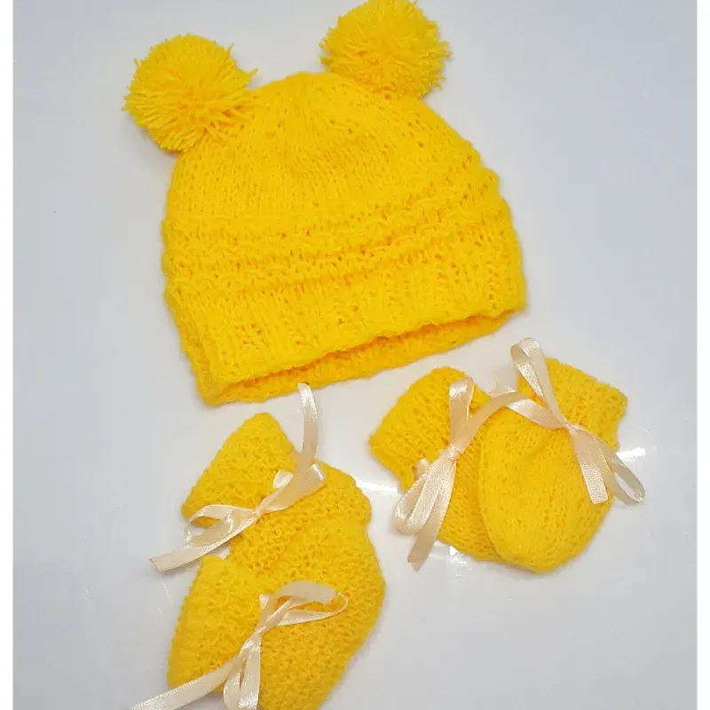 Conjunto gorro, manoplas y medias
