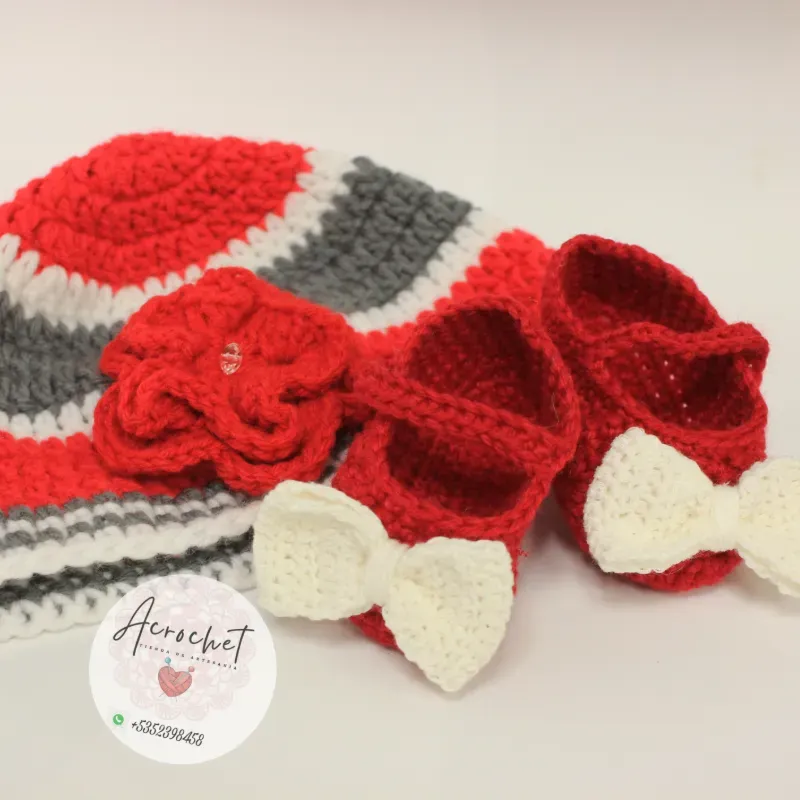 Conjunto gorros y zapaticos 