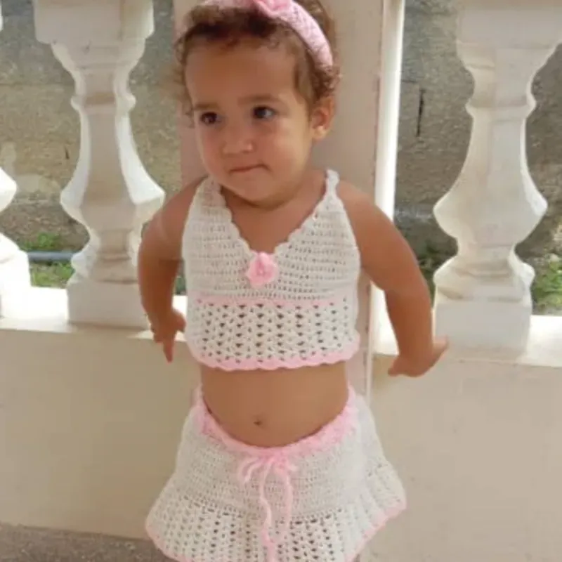 Conjunto saya y crop top