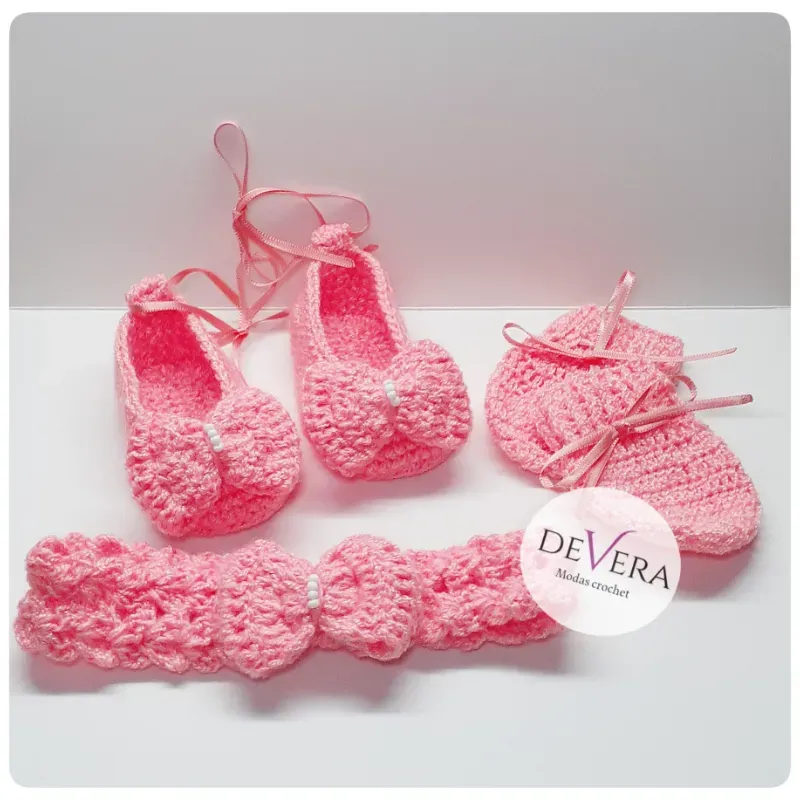 Conjunto zapaticos, medias y manoplas