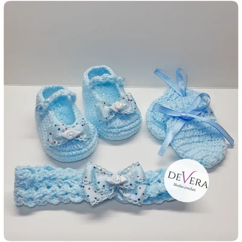 Conjunto zapaticos, medias y manoplas