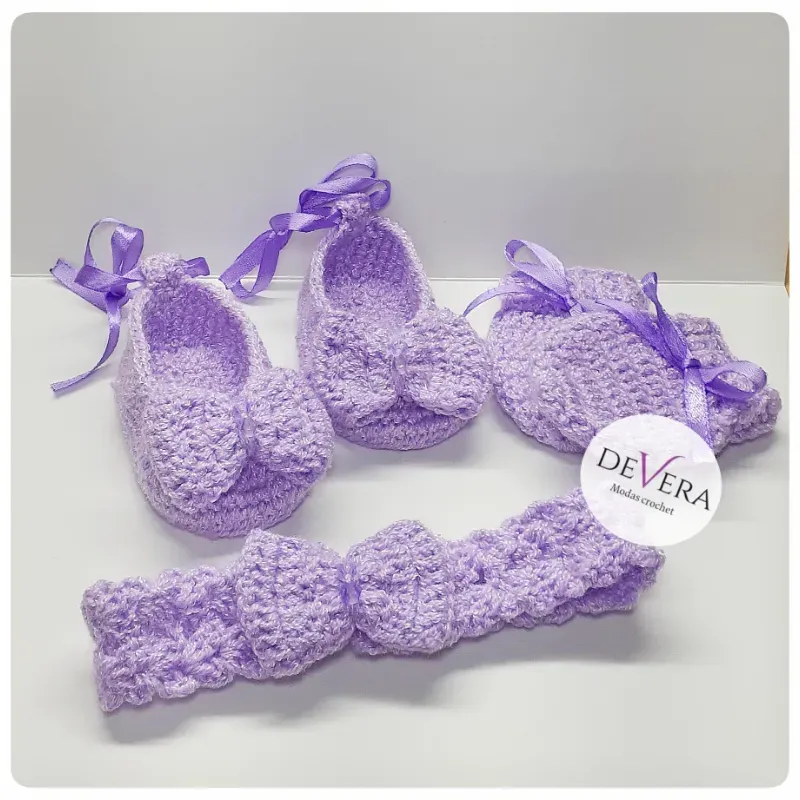 Conjunto zapaticos, medias y manoplas