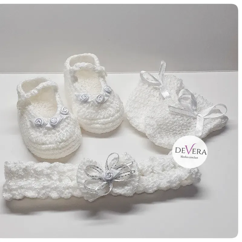 Conjunto zapaticos, medias y manoplas