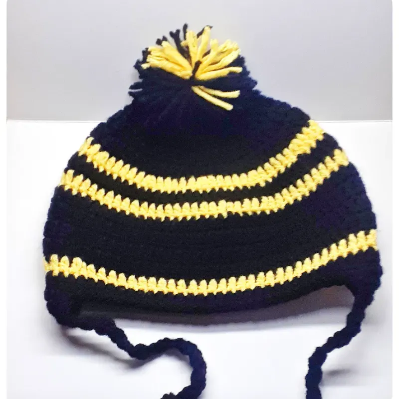 Gorro diseño con pompón 