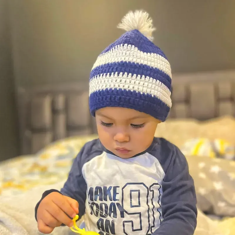 Gorro diseño con pompón 