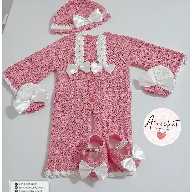 Monopantalón con accesorios 
