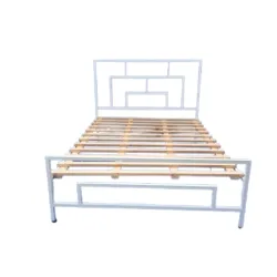 Cama camera de metal 