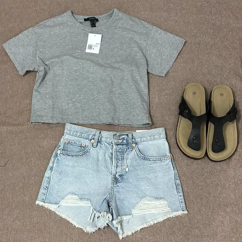 Básico gris Forever 21 