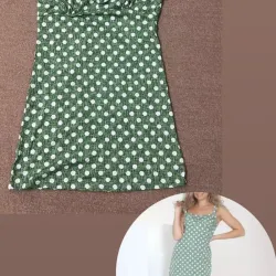 Vestido con estampado de lunares 