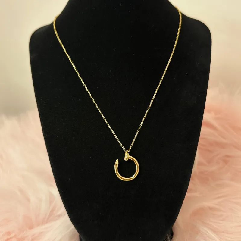 Cadena Cartier estilo Clavo