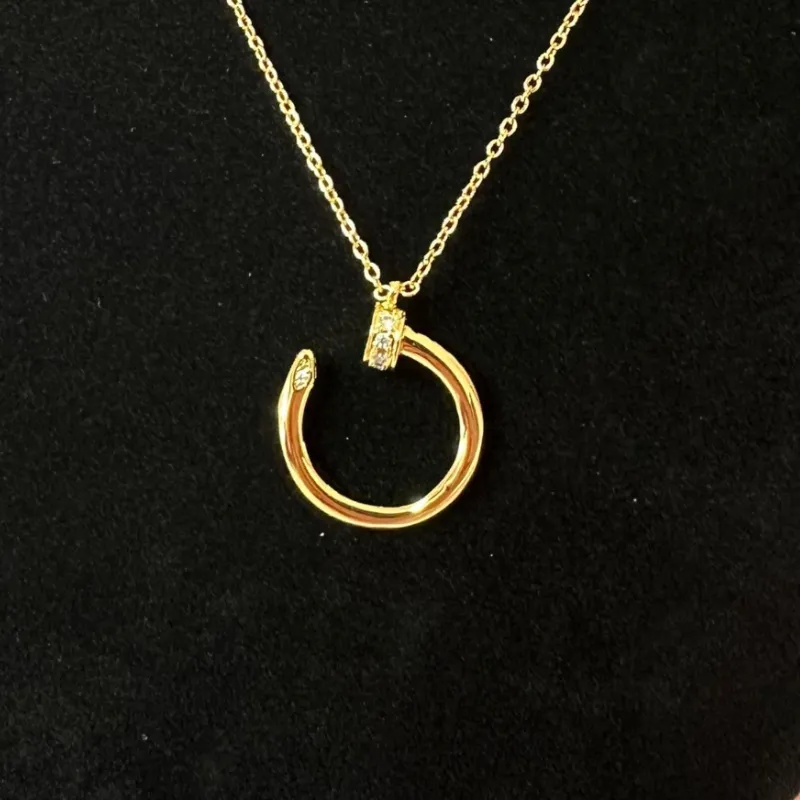 Cadena Cartier estilo Clavo