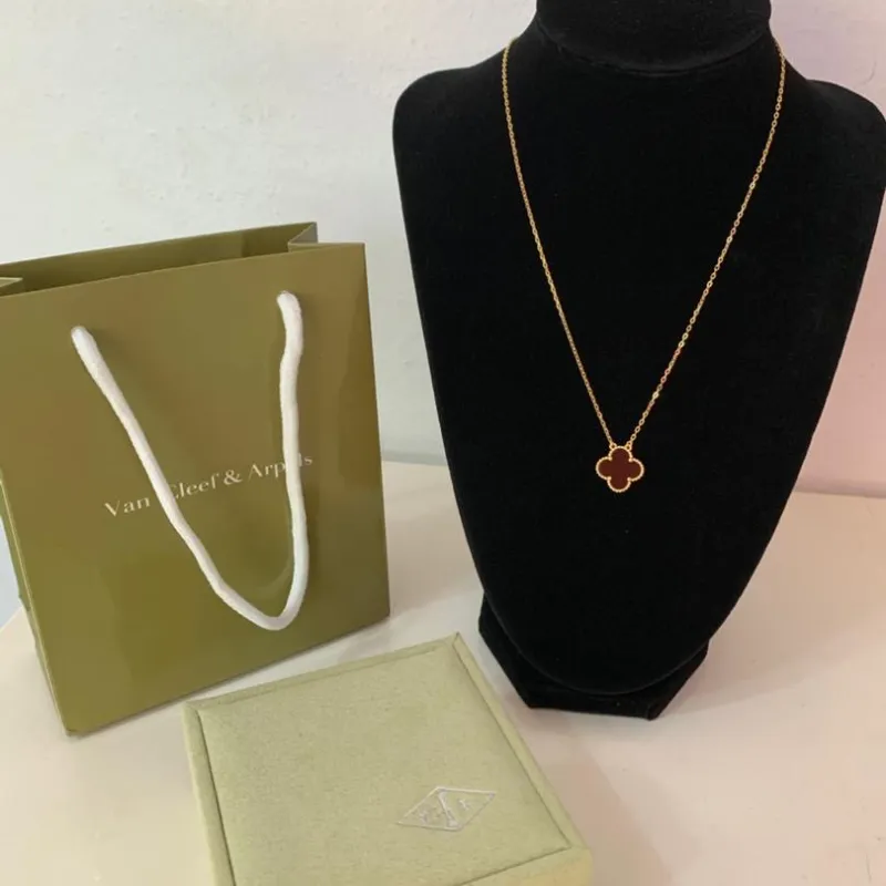 Cadena van Cleef Roja 