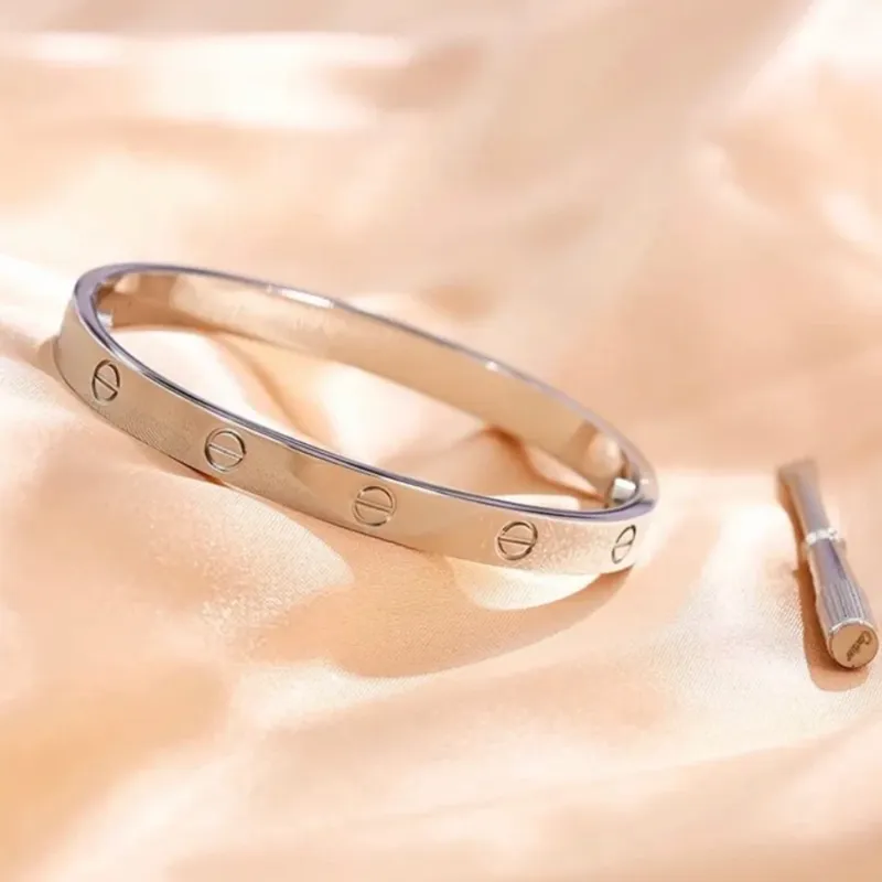 Pulsera Cartier plateada talla 18cm