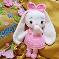 Conejita orejas largas 