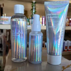 Serum, limpiador facial y exfoliante 