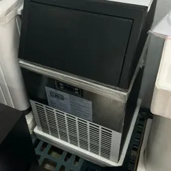 HIELERA ROYAL 50KG (100LB)