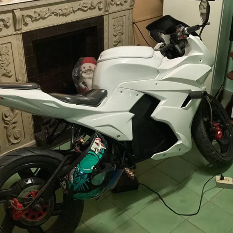 Moto racing