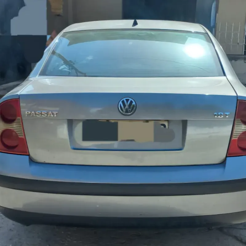 VW Passat 1.8 T del 2004 de gasolina