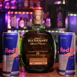 Combo Buchanan's 18 