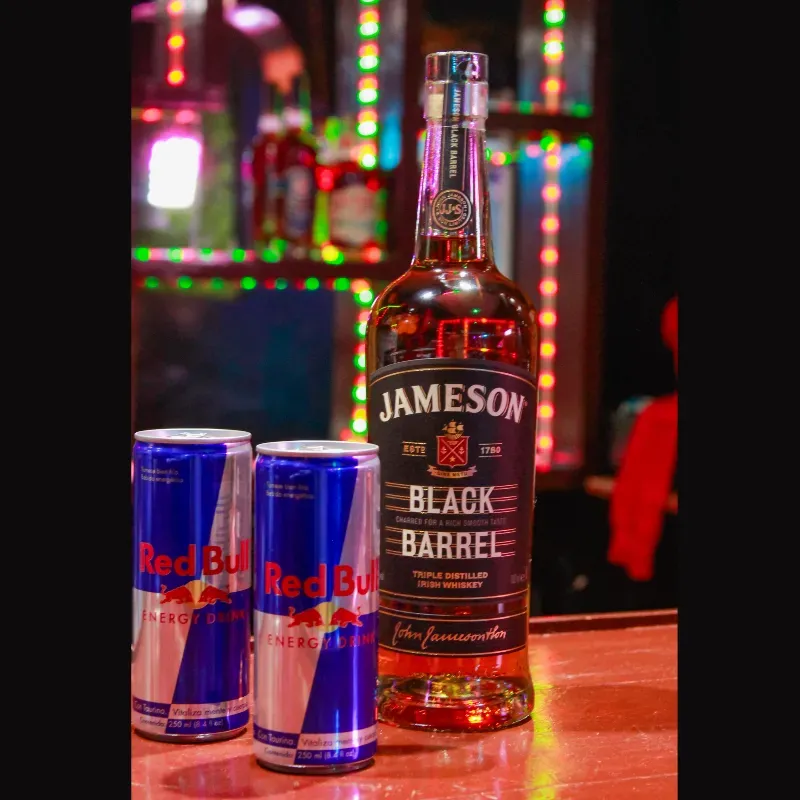 Combo Jameson Black Barrel