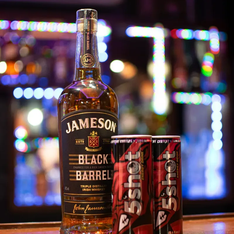 Combo Jameson Black Barrel