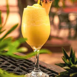 Piña colada con alcohol 