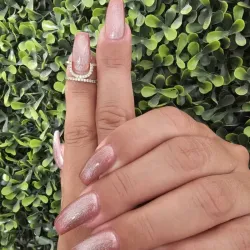 Uñas de acrílico nuevas