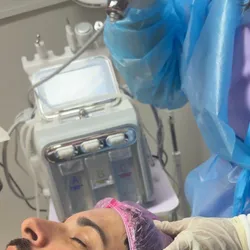 Higiene facial con Hidrafacial