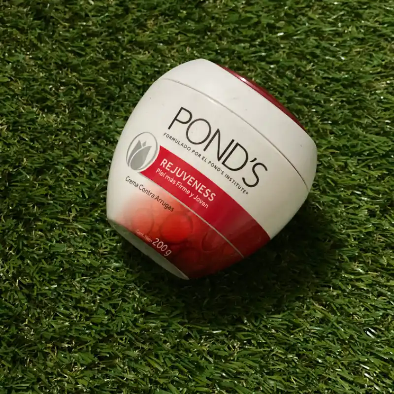 Crema Ponds rejuvenecedora 200g. 