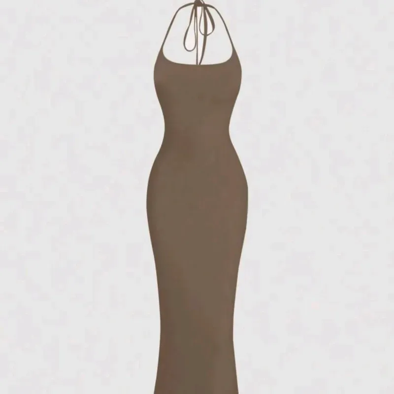 Maxivestido "Halte Marr贸n Mocha"