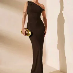 Vestido atemporal carmelita mocha 🍁