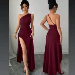 Vestido largo un hombro “Crimson Elegance”