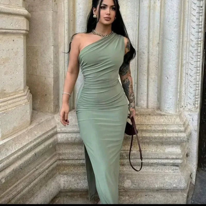 Vestido midi un hombro “Emerald Chic”