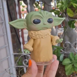 Figura de Baby Yoda