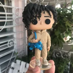 Funko Pop Personalizado + Pelo risado Corto + 1 accesorio