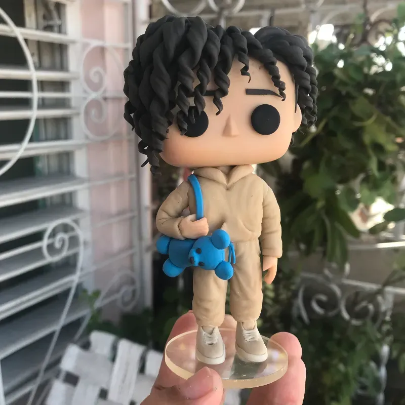 Funko Pop Personalizado + Pelo risado Corto + 1 accesorio