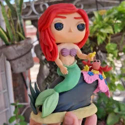 Funko Pop Sirenita Ariel  en la roca + Sebastián