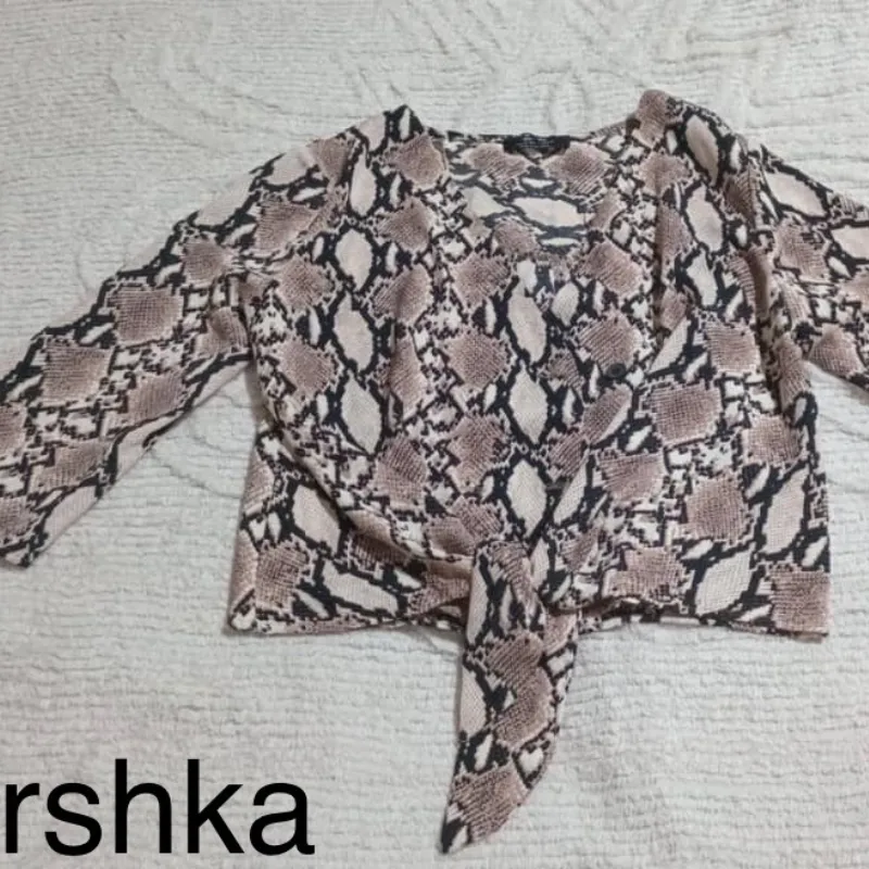 Blusa Bershka 