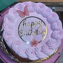 Cake de Fresa Decorado