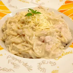 Espaguetis a la Crema con Bacon 🥓