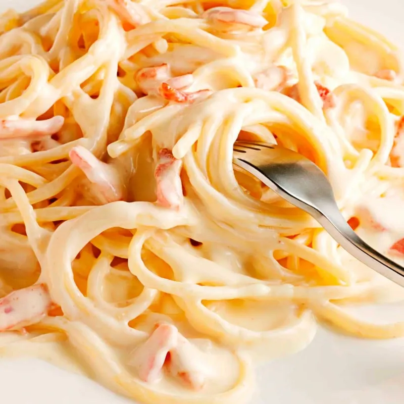 Espaguetis a la Crema con Bacon 🥓