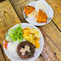 Bistec de cerdo sosaka con salsa bechamel