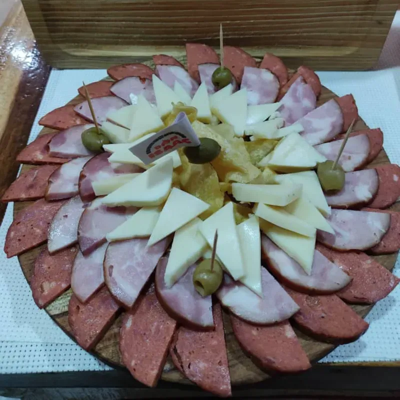 Jamón chorizo y queso