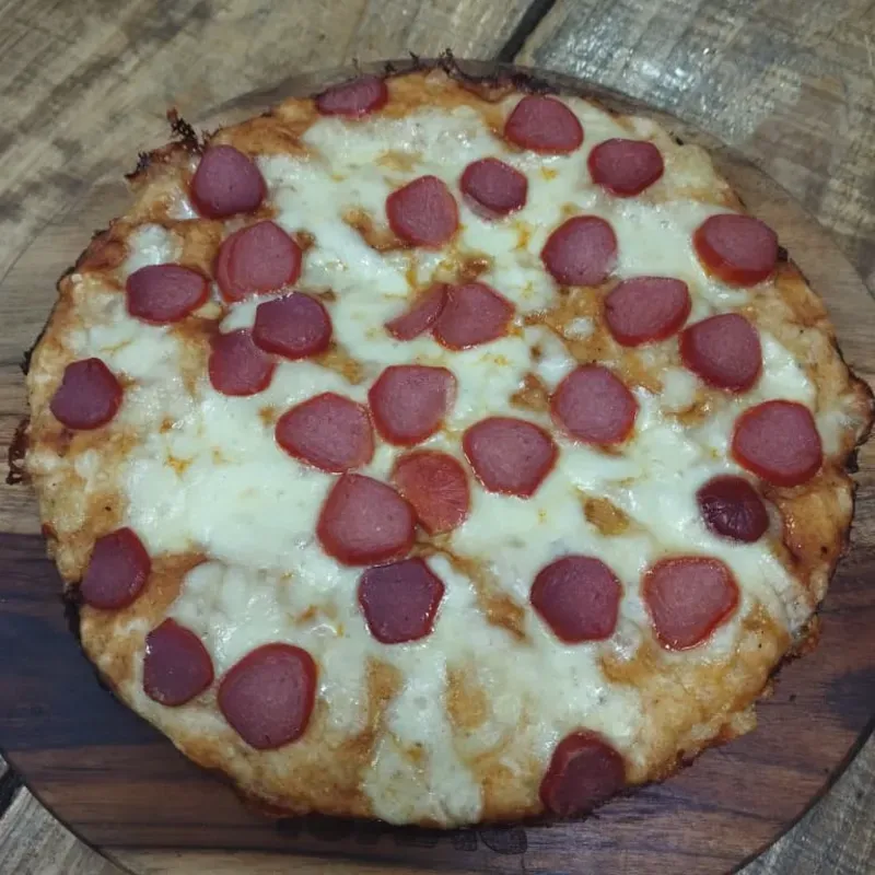 Pizza Salchicha y Queso 