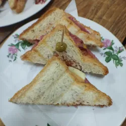 Sandwich de Jamón y queso Gouda 